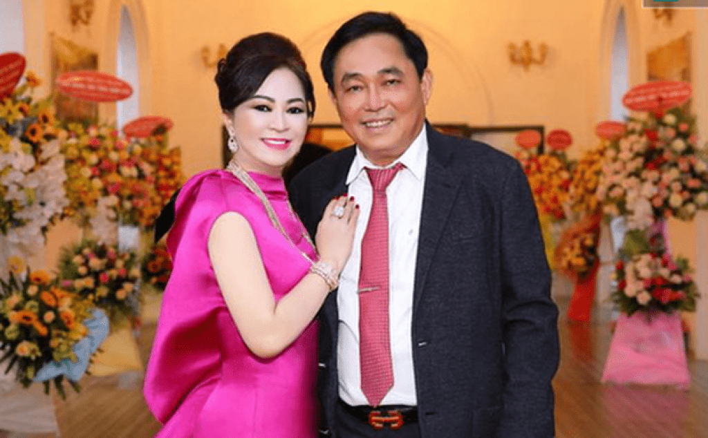Vợ chồng Nguyễn Phương Hằng - Dũng "lò vôi"