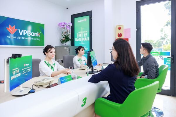 Một ngân hàng đã vượt VietinBank, Vietcombank, BIDV trở thành nhà băng có thu nhập dịch vụ lớn nhất trong 9 tháng đầu năm.