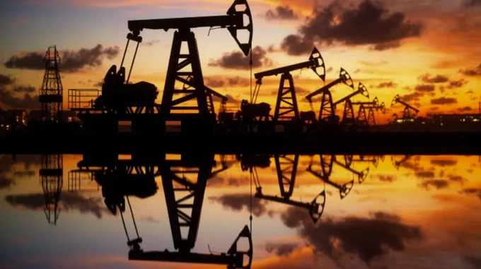 Giá dầu thế giới dự kiến tăng mạnh nửa cuối năm nay